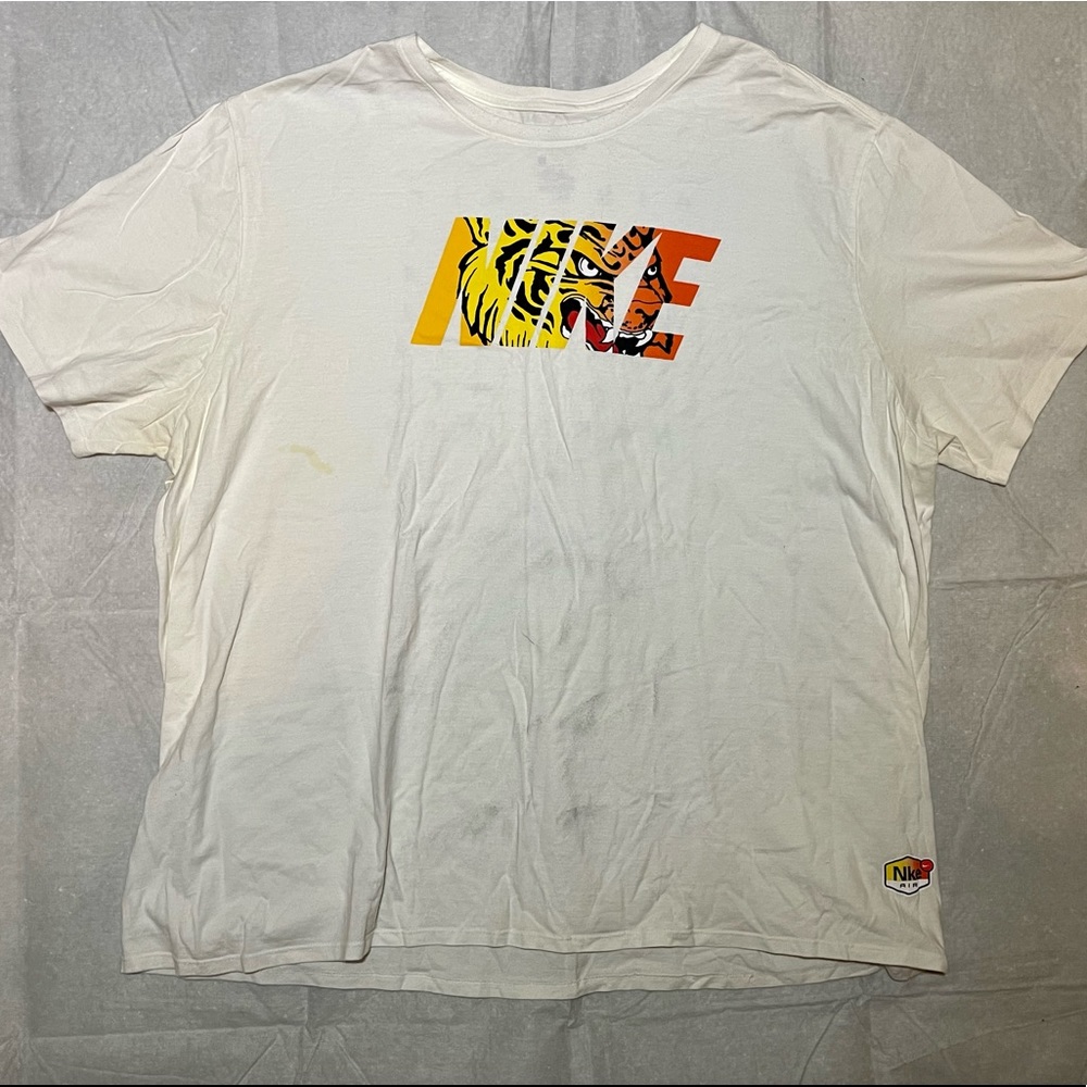 Nike Gradient Tiger Graphic White T-Shirt
